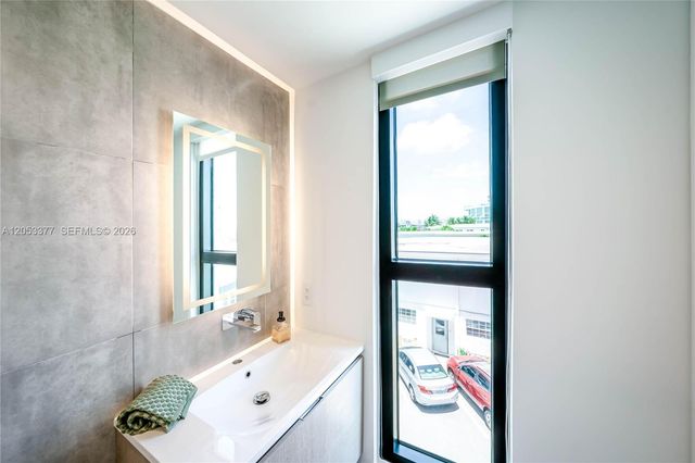 1930 Bay Drive PH 2, Miami Beach, FL 33141