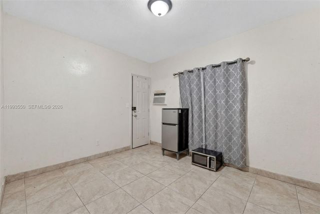 1771 NE 174th St, North Miami Beach, FL 33162