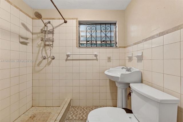 1771 NE 174th St, North Miami Beach, FL 33162