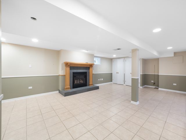 727 Harms Road, Glenview, IL 60025