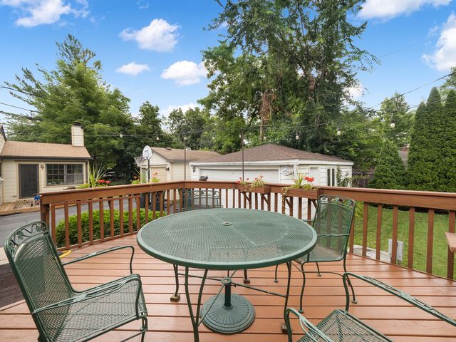 727 Harms Road, Glenview, IL 60025