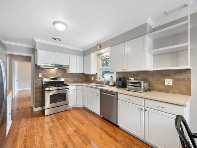 727 Harms Road, Glenview, IL 60025