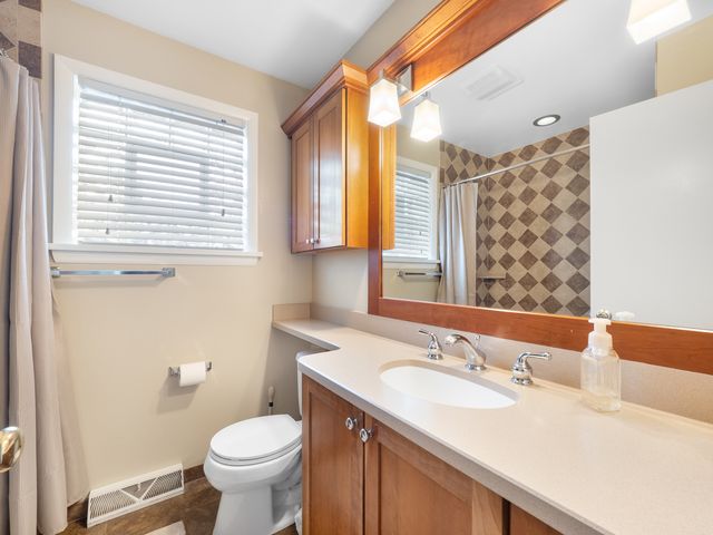 727 Harms Road, Glenview, IL 60025