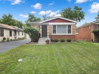 727 Harms Road, Glenview, IL 60025