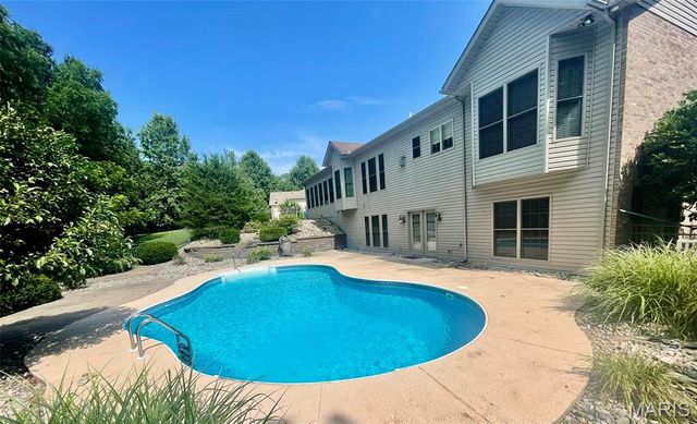 77 Woodcrest Drive, Bethalto, IL 62010