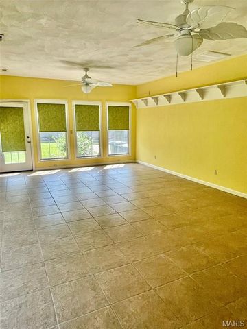 77 Woodcrest Drive, Bethalto, IL 62010