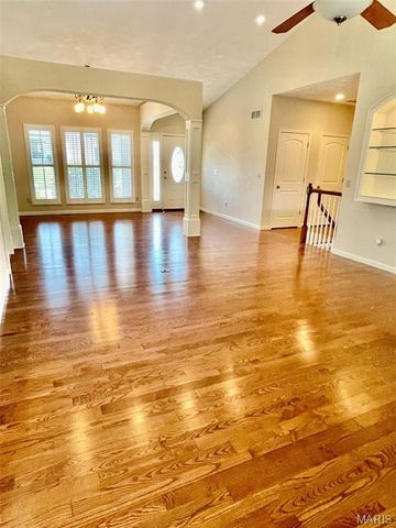 77 Woodcrest Drive, Bethalto, IL 62010