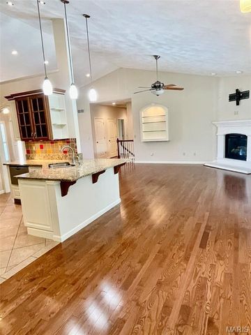 77 Woodcrest Drive, Bethalto, IL 62010