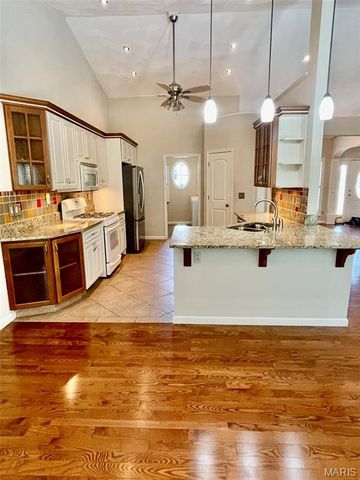 77 Woodcrest Drive, Bethalto, IL 62010