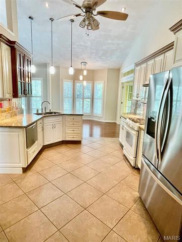 77 Woodcrest Drive, Bethalto, IL 62010