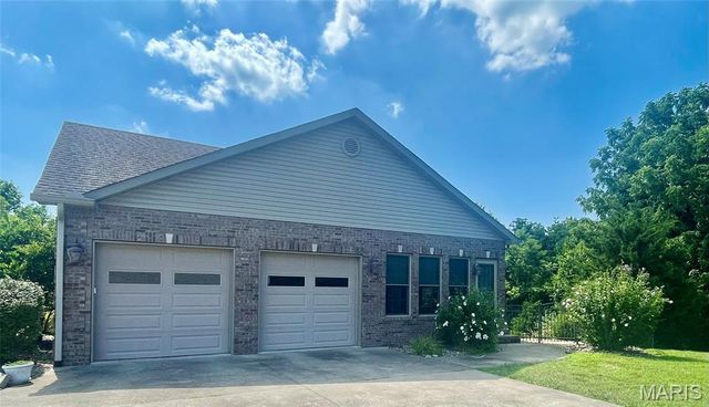 77 Woodcrest Drive, Bethalto, IL 62010