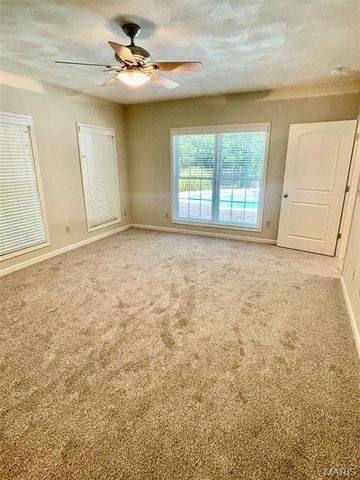 77 Woodcrest Drive, Bethalto, IL 62010