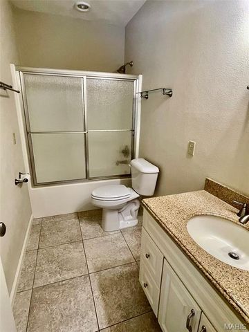 77 Woodcrest Drive, Bethalto, IL 62010