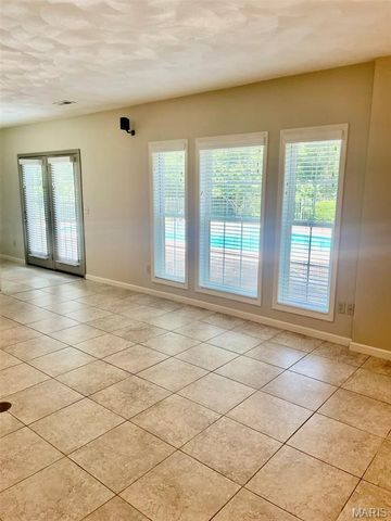 77 Woodcrest Drive, Bethalto, IL 62010
