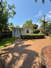 4456 SW 10th St, Miami, FL 33134
