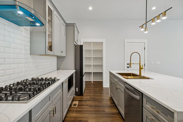 4112 Saunders Ave, Nashville, TN 37216