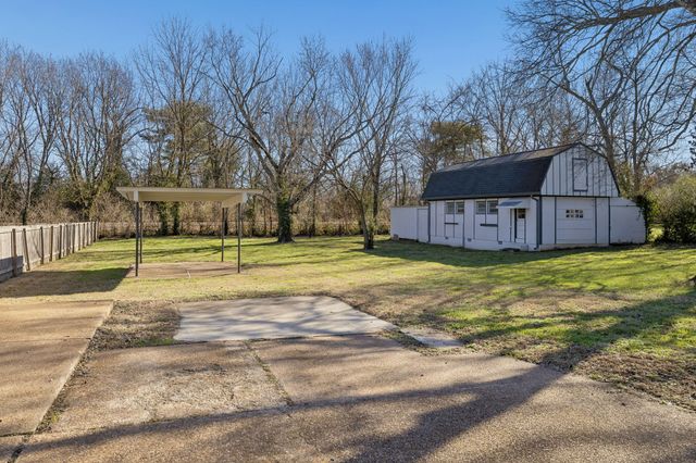 4112 Saunders Ave, Nashville, TN 37216