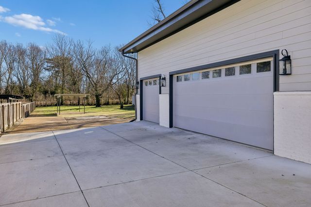 4112 Saunders Ave, Nashville, TN 37216