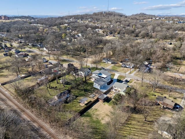 4112 Saunders Ave, Nashville, TN 37216