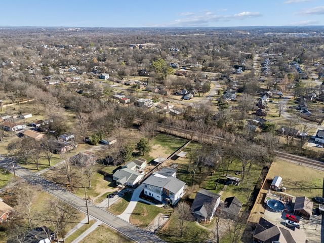 4112 Saunders Ave, Nashville, TN 37216