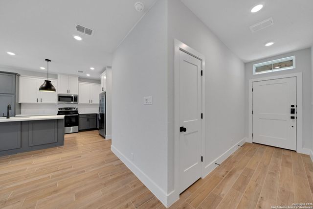 13709 Giovannis Garden, San Antonio, TX 78253