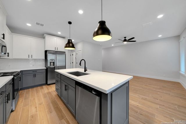 13709 Giovannis Garden, San Antonio, TX 78253