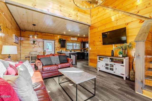 2053 Eagle Feather Drive, Sevierville, TN 37876