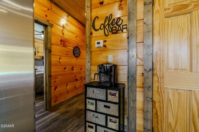 2053 Eagle Feather Drive, Sevierville, TN 37876