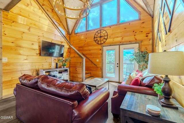 2053 Eagle Feather Drive, Sevierville, TN 37876