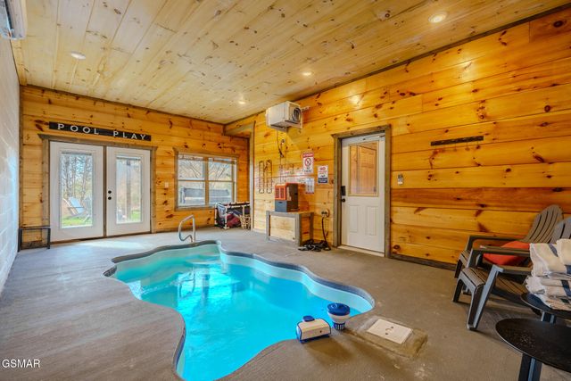 2053 Eagle Feather Drive, Sevierville, TN 37876