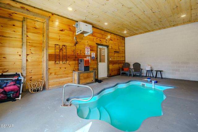 2053 Eagle Feather Drive, Sevierville, TN 37876