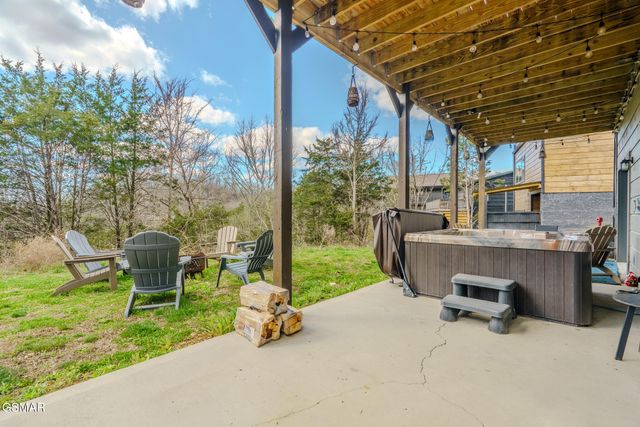 2053 Eagle Feather Drive, Sevierville, TN 37876
