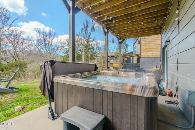 2053 Eagle Feather Drive, Sevierville, TN 37876