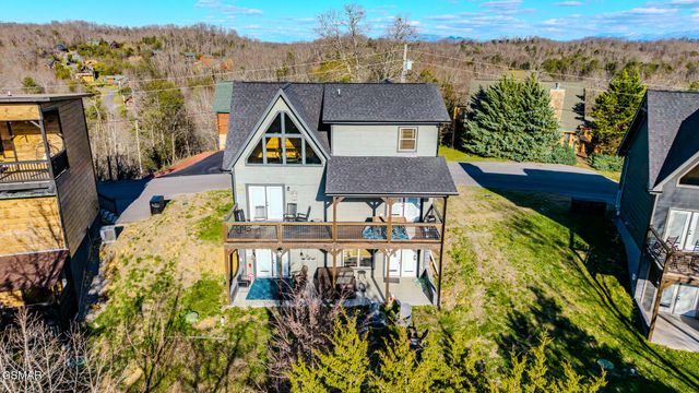 2053 Eagle Feather Drive, Sevierville, TN 37876