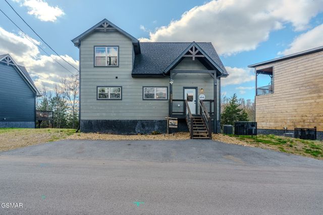 2053 Eagle Feather Drive, Sevierville, TN 37876