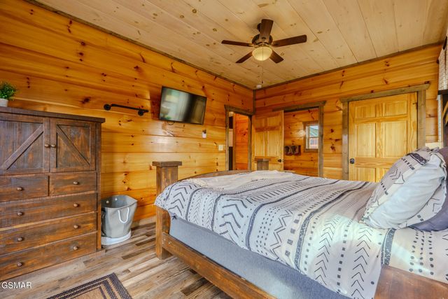 2053 Eagle Feather Drive, Sevierville, TN 37876