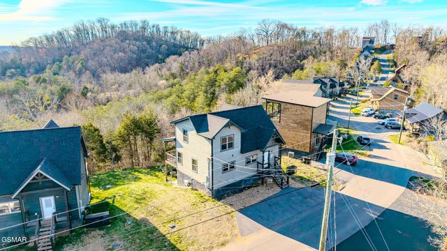 2053 Eagle Feather Drive, Sevierville, TN 37876