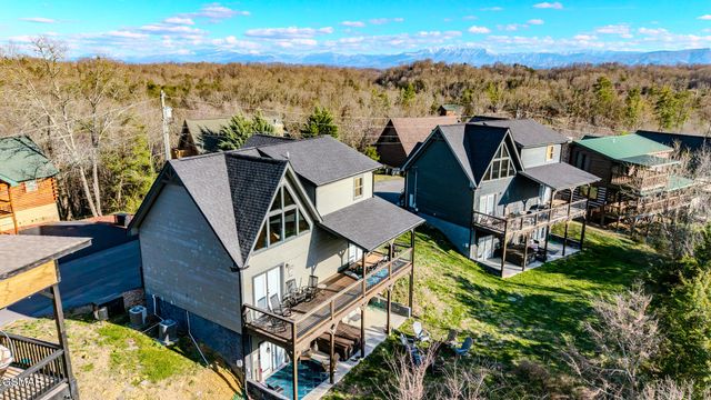 2053 Eagle Feather Drive, Sevierville, TN 37876