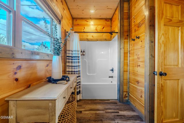 2053 Eagle Feather Drive, Sevierville, TN 37876