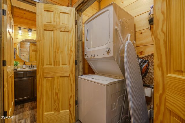 2053 Eagle Feather Drive, Sevierville, TN 37876