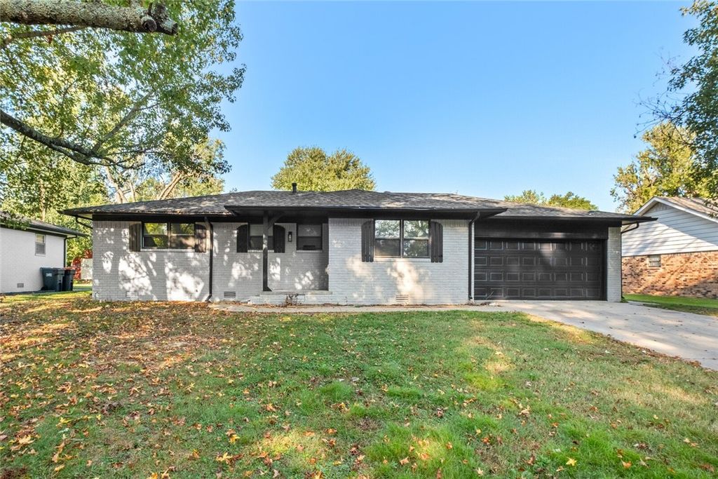 604 Maria Street, Springdale, AR 72762