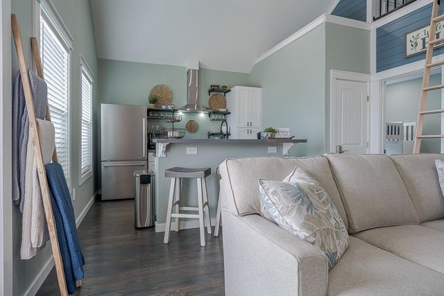 1057 Johnson Road, Gilchrist, TX 77617
