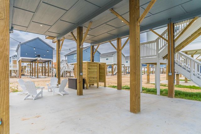 1057 Johnson Road, Gilchrist, TX 77617