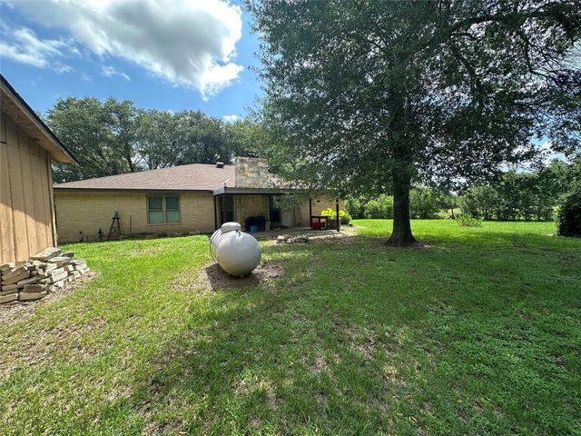 18493 Fm 1155 Rd E, Washington, TX 77880