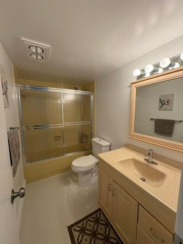 424 SE 10th Street 203, Dania Beach, FL 33004