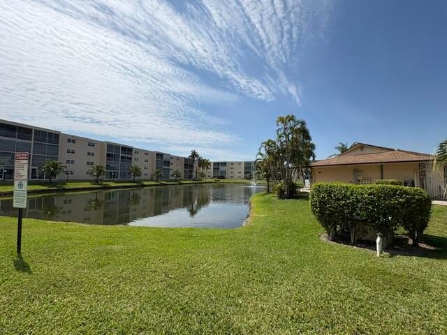 424 SE 10th Street 203, Dania Beach, FL 33004