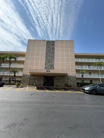 424 SE 10th Street 203, Dania Beach, FL 33004