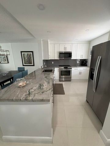 424 SE 10th Street 203, Dania Beach, FL 33004