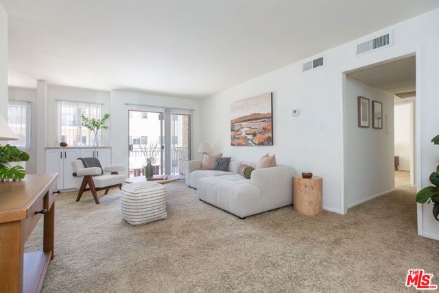 277 Pleasant Street 202, Pasadena, CA 91101