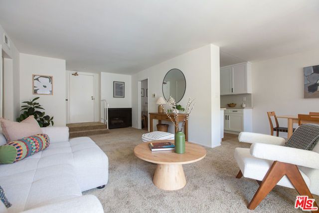 277 Pleasant Street 202, Pasadena, CA 91101